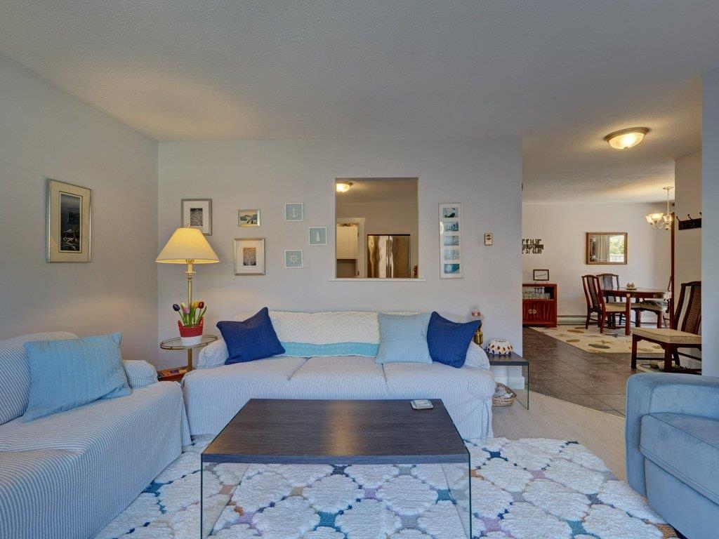 Kitchen Island Photo of 6557 Bjorn Place, Sechelt, BC