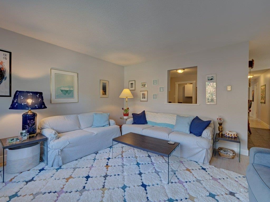 Kitchen Photo of 6557 Bjorn Place, Sechelt, BC