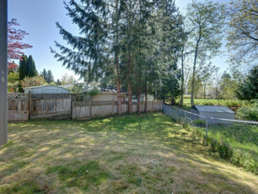 Fitness Center Photo Near 6557 Bjorn Place, Sechelt, BC