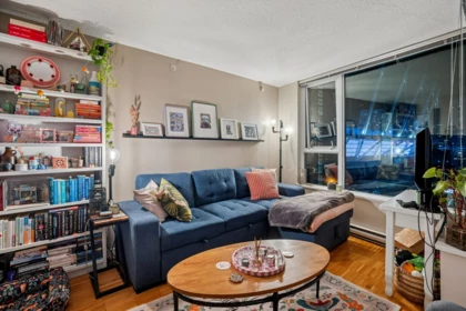 1901 33 Smithe Street, Vancouver, BC