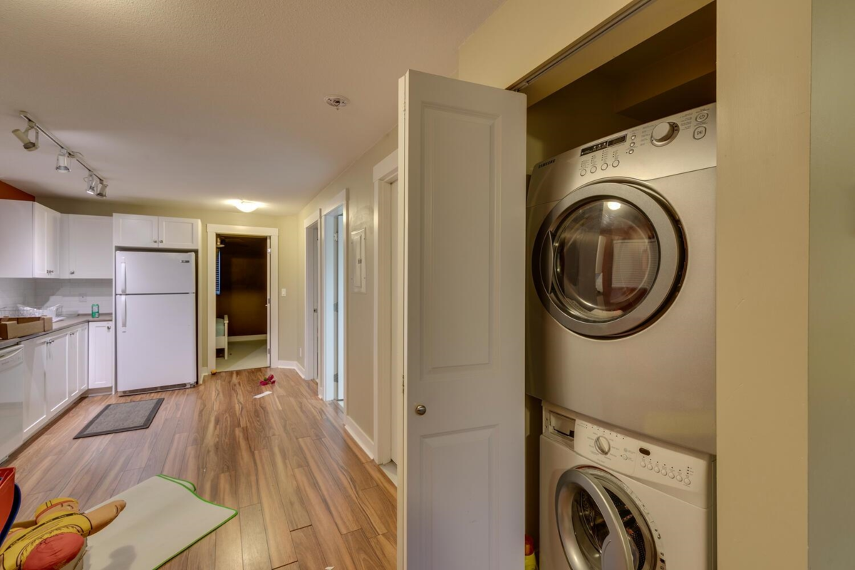 Backyard Photo of 18913 67a Avenue, Surrey, BC