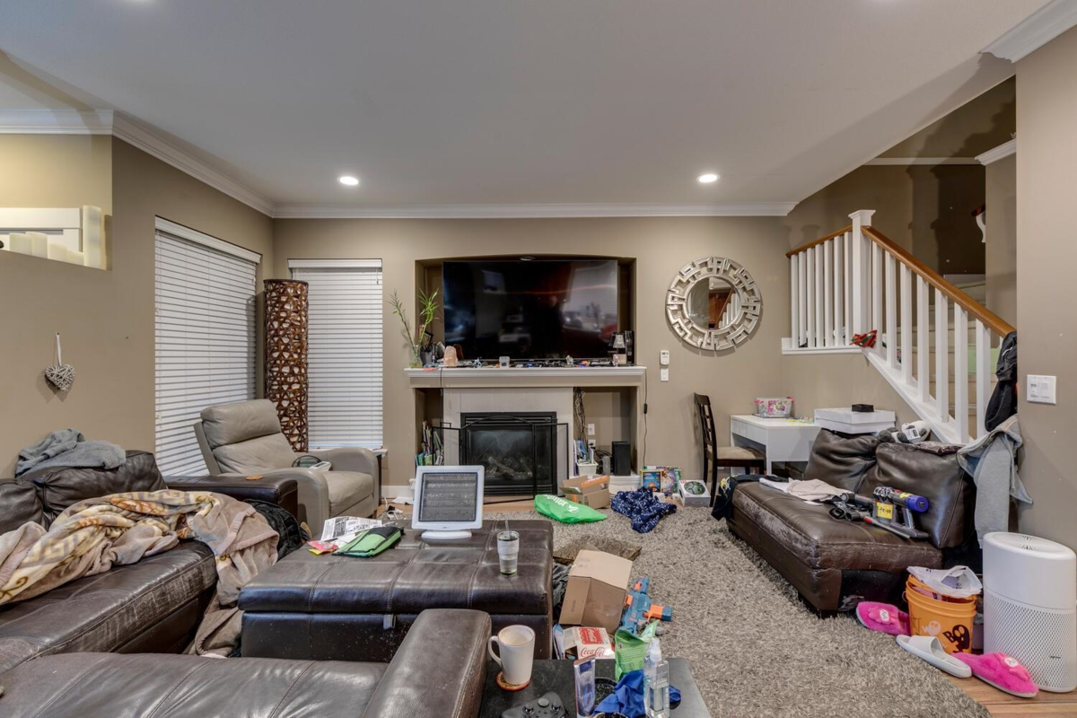 Dining Area Photo of 18913 67a Avenue, Surrey, BC