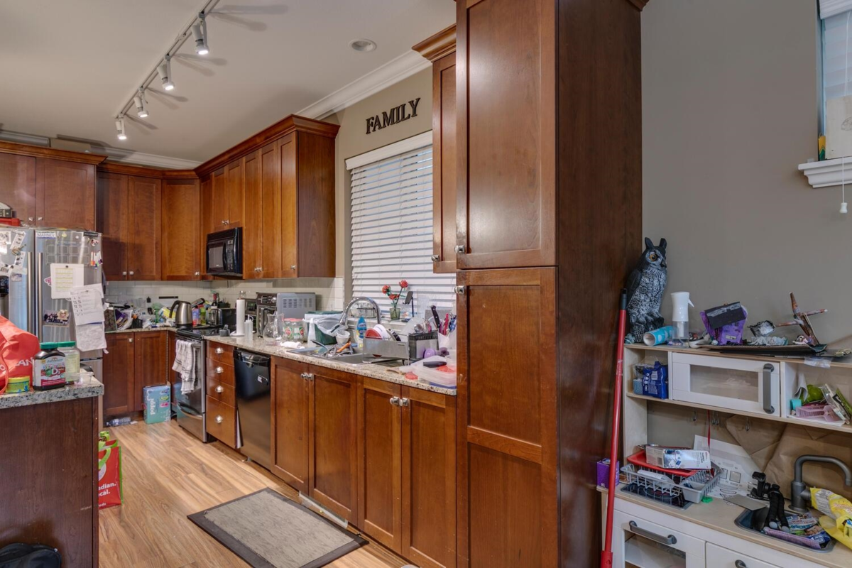 Pantry Photo of 18913 67a Avenue, Surrey, BC