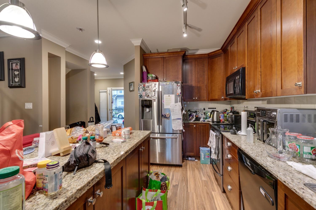 Primary Bathroom Photo of 18913 67a Avenue, Surrey, BC