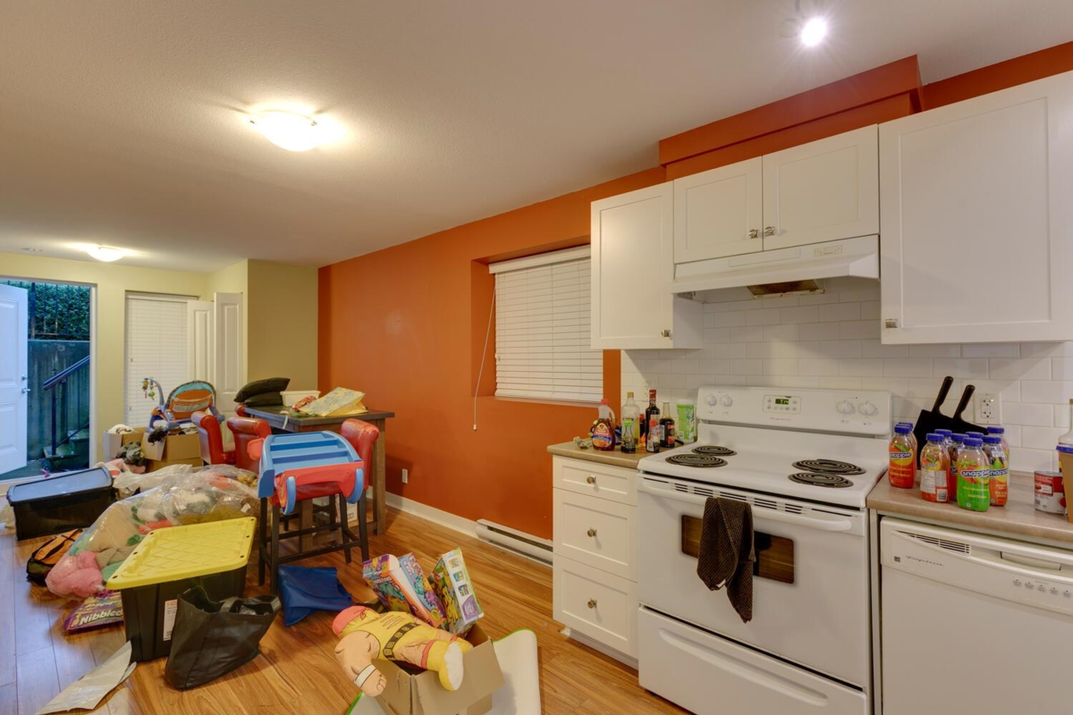 Staircase Photo of 18913 67a Avenue, Surrey, BC