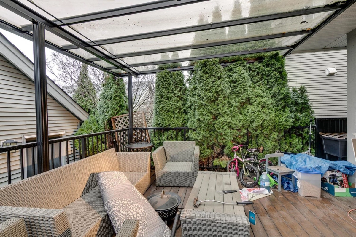 Swimming Pool Photo of 18913 67a Avenue, Surrey, BC