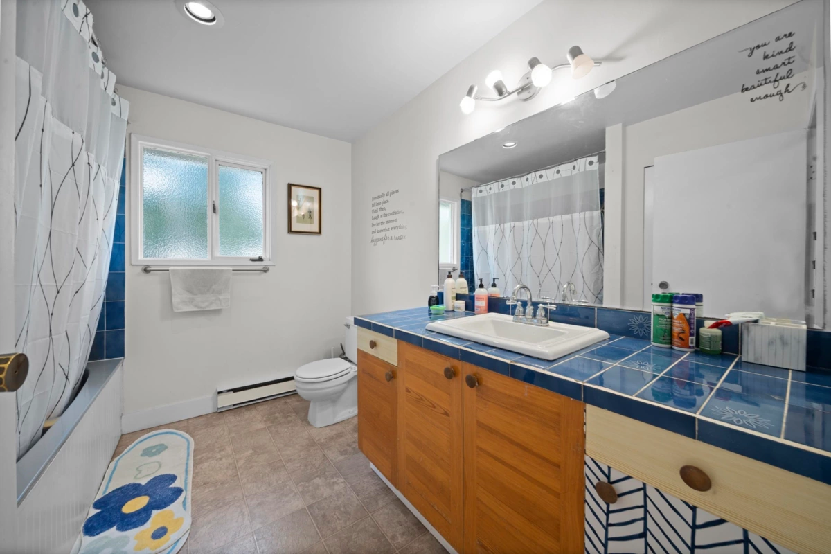 Bedroom 4 Photo of 25412 58 Avenue, Langley, BC