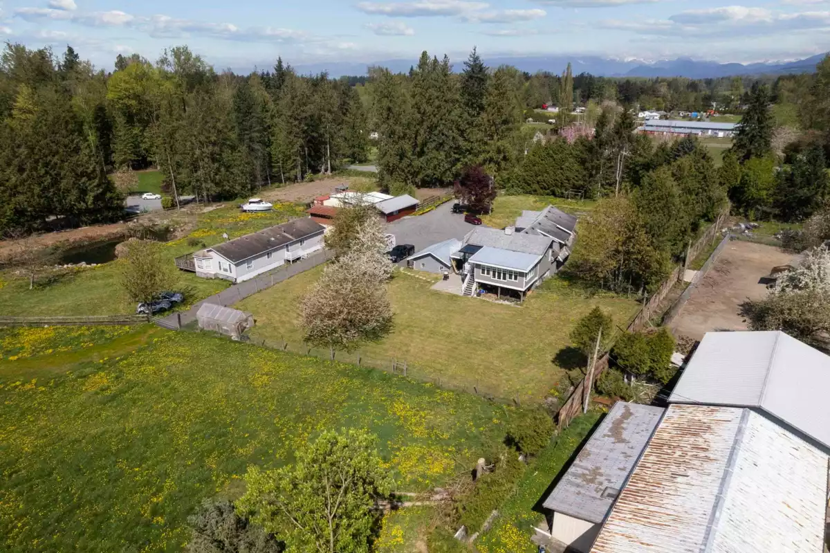 Garden / Landscaping Photo of 25412 58 Avenue, Langley, BC