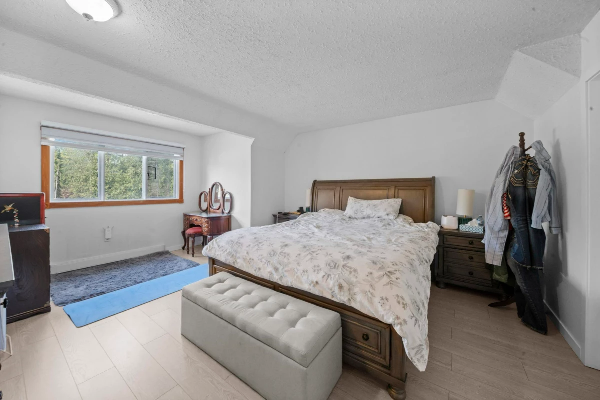 Laundry Room Photo of 25412 58 Avenue, Langley, BC