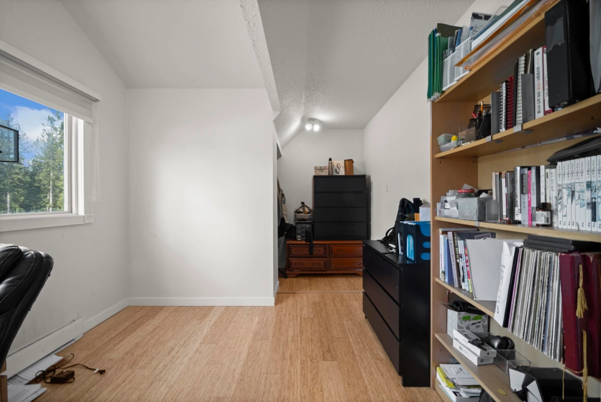 Office / Den Photo of 25412 58 Avenue, Langley, BC