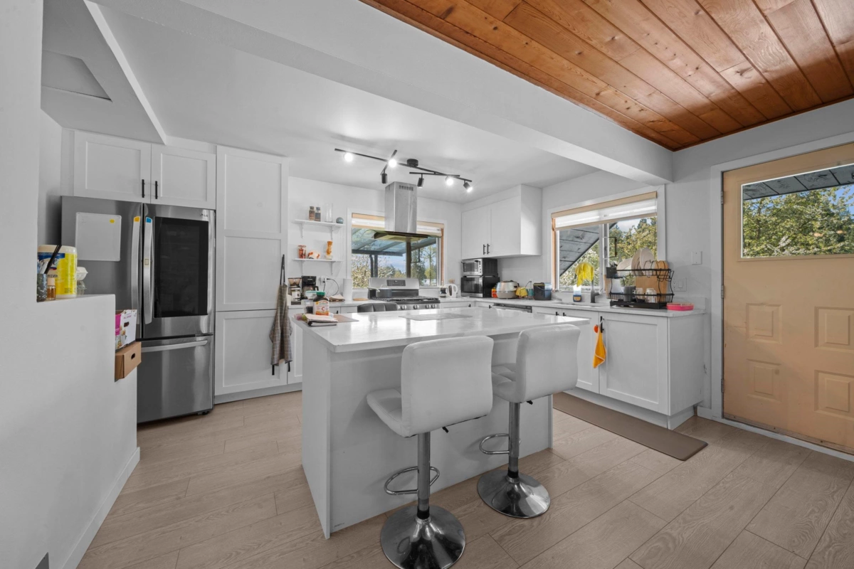 Walk-In Closet Photo of 25412 58 Avenue, Langley, BC