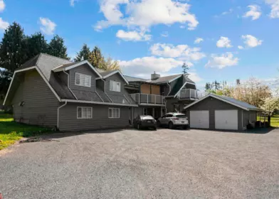 Front exterior of 25412 58 Avenue, Langley, BC