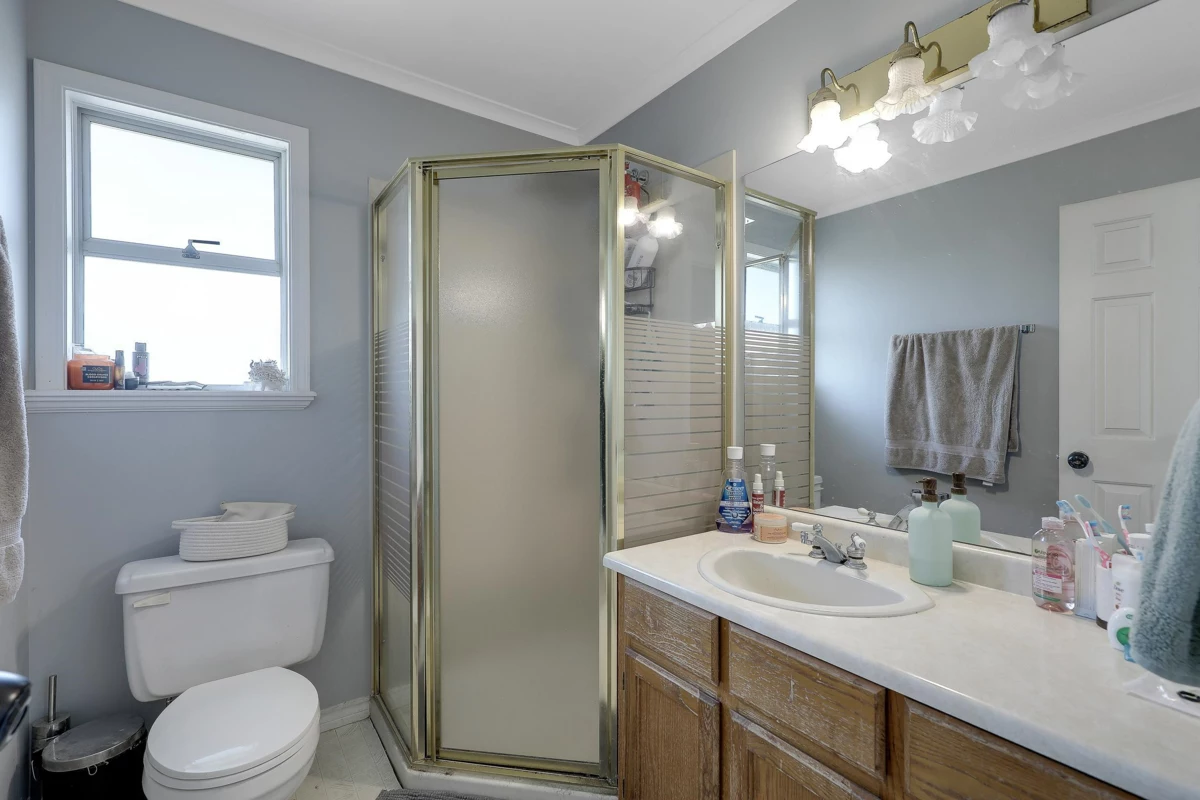 Bedroom 3 Photo of 15662 91a Avenue, Surrey, BC