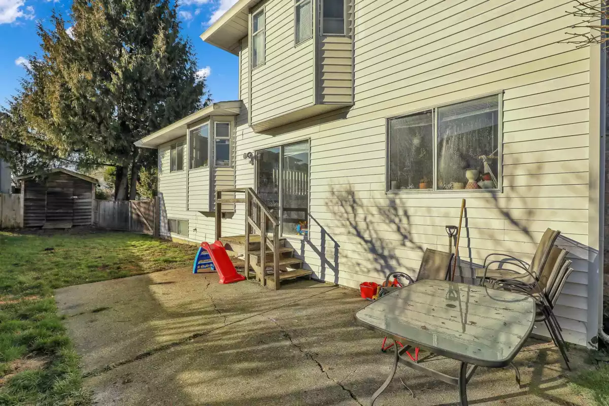 Dining Area Photo of 15662 91a Avenue, Surrey, BC