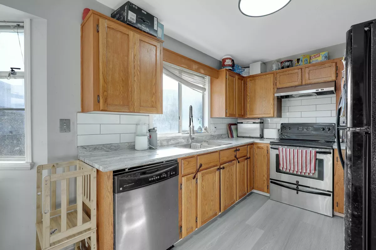 Entry Foyer Photo of 15662 91a Avenue, Surrey, BC
