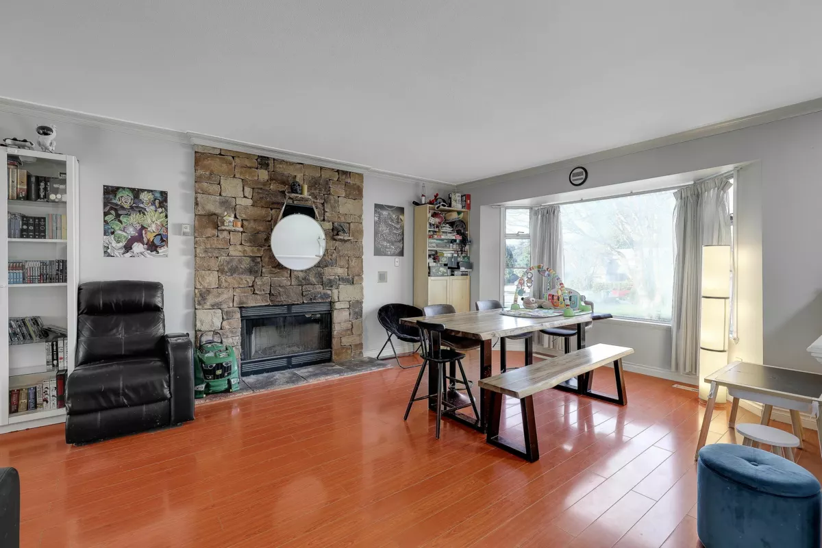 Guest Bathroom Photo of 15662 91a Avenue, Surrey, BC