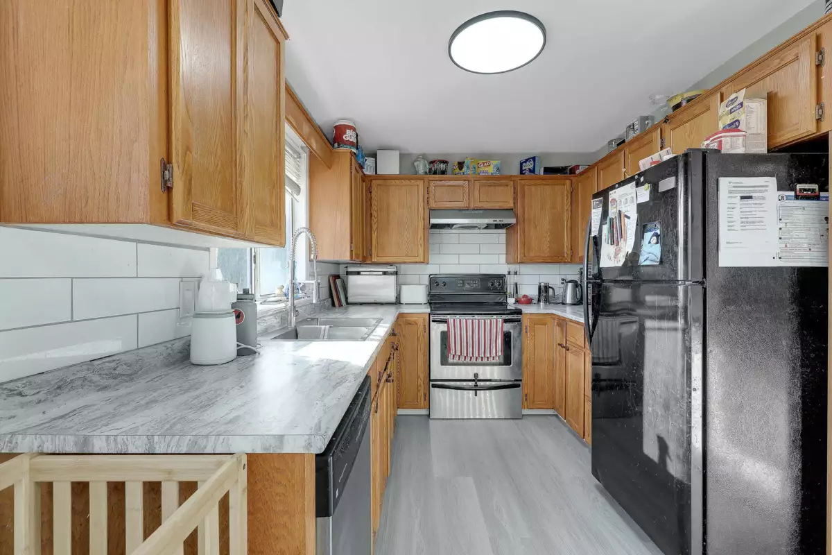 Hallway Photo of 15662 91a Avenue, Surrey, BC