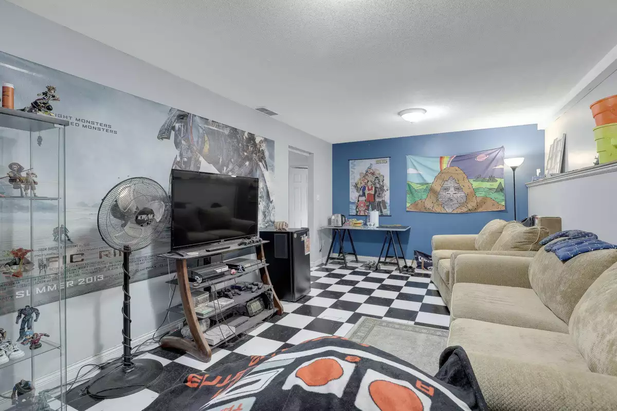 Hot Tub / Spa Photo of 15662 91a Avenue, Surrey, BC