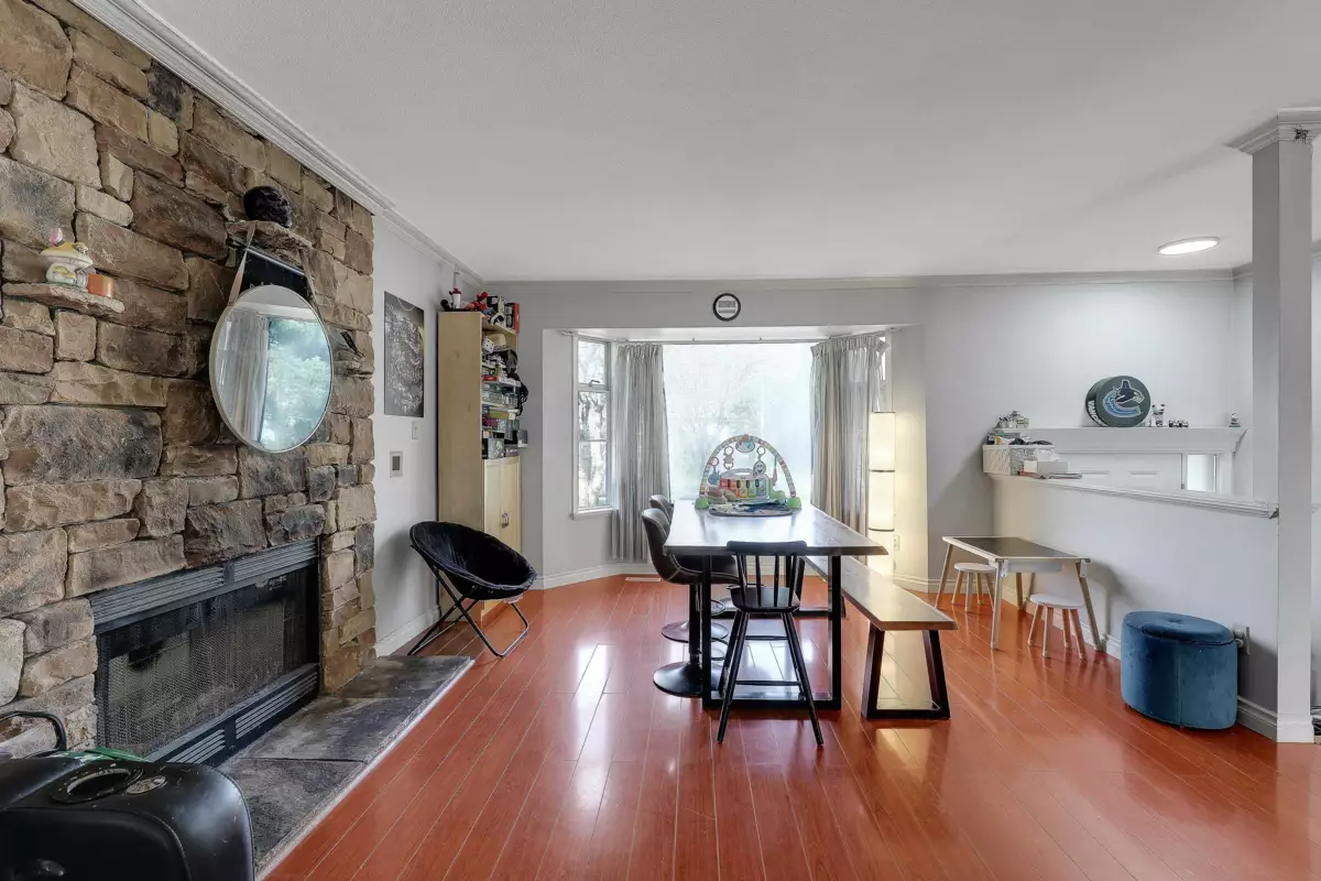 Powder Room Photo of 15662 91a Avenue, Surrey, BC