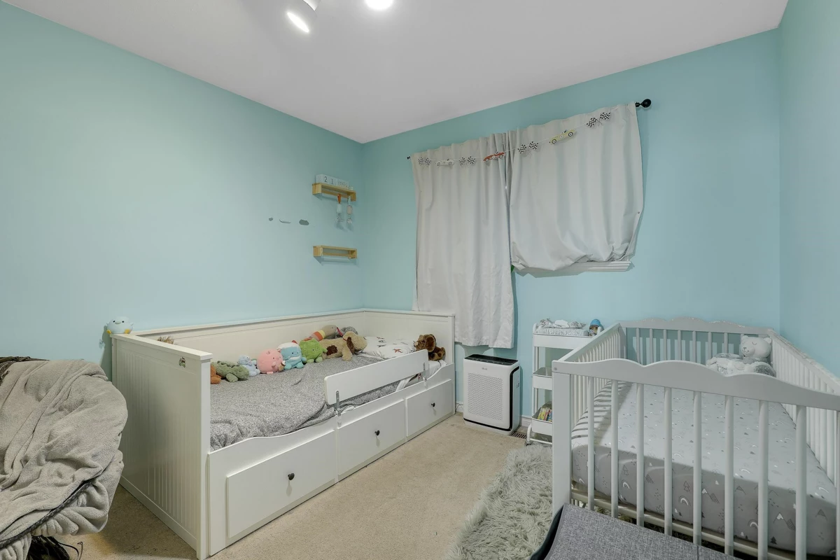 Primary Bathroom Photo of 15662 91a Avenue, Surrey, BC