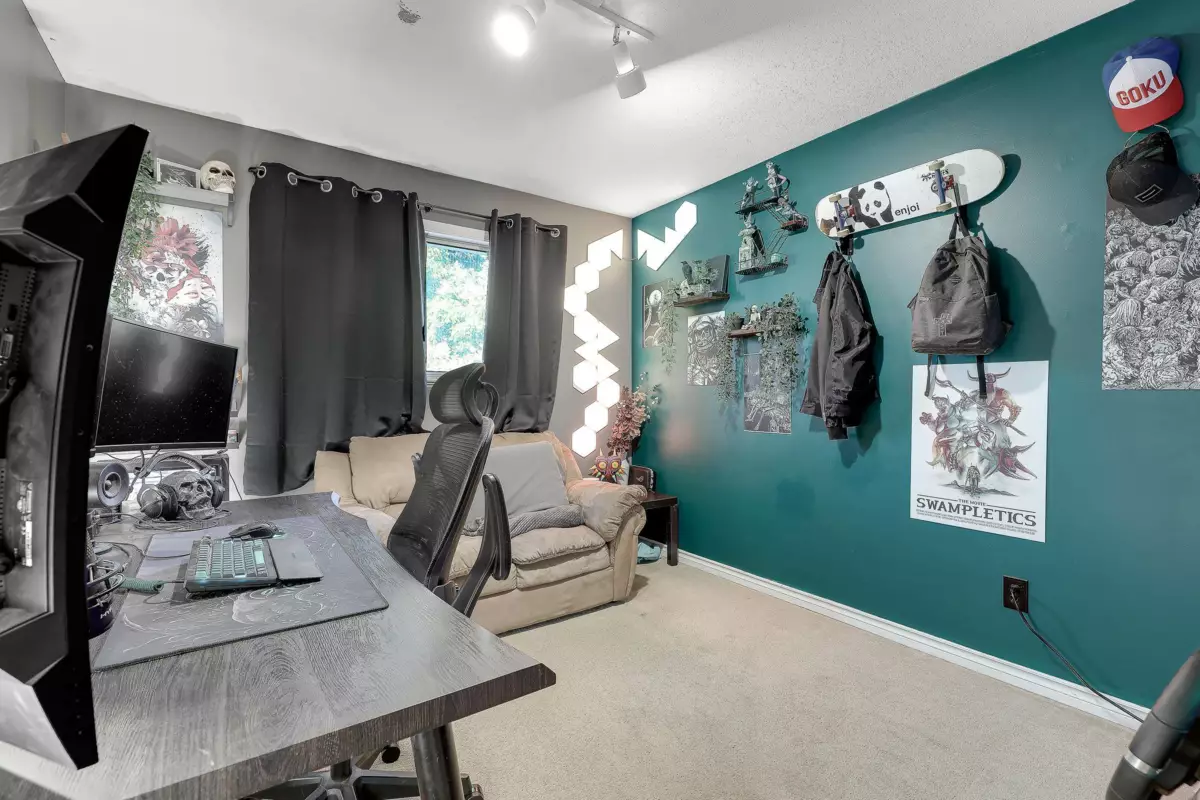 Primary Bedroom Photo of 15662 91a Avenue, Surrey, BC