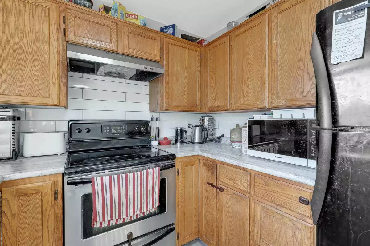 Staircase Photo of 15662 91a Avenue, Surrey, BC