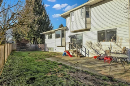 Kitchen Photo of 15662 91a Avenue, Surrey, BC