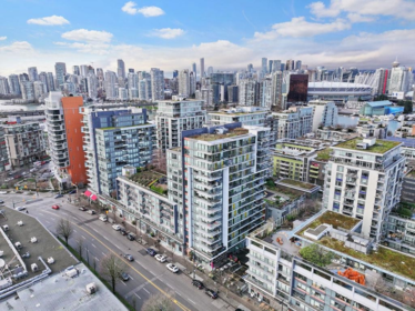 Outdoor Patio Photo of 1501 159 W 2nd Street, Vancouver, BC