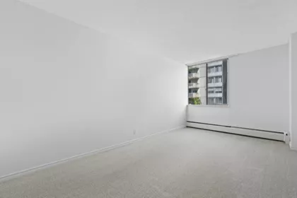 Entry Foyer Photo of 208 2024 Fullerton Avenue, North Vancouver, BC