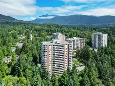 208 2024 Fullerton Avenue, North Vancouver, BC, Pemberton NV — 2 bed apartment/condo for sale