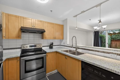 Kitchen Island Photo of 18 7128 Stride Avenue, Burnaby, BC