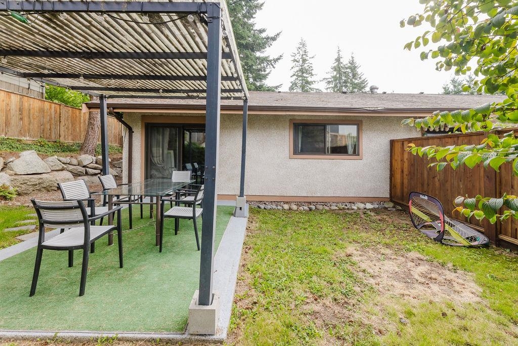 Basement Recreation Room Photo of 841 North Road, Gibsons, BC