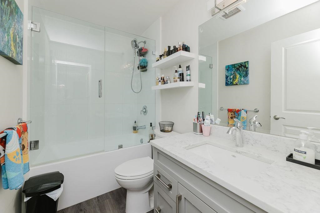 Breakfast Nook Photo of 841 North Road, Gibsons, BC