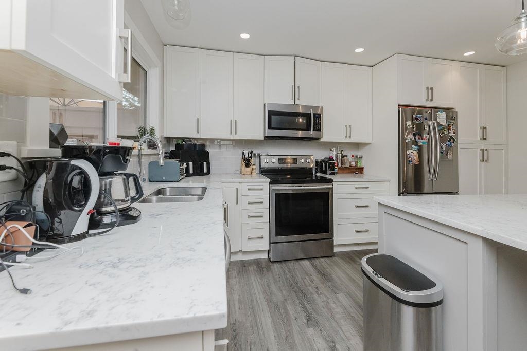 Dining Area Photo of 841 North Road, Gibsons, BC