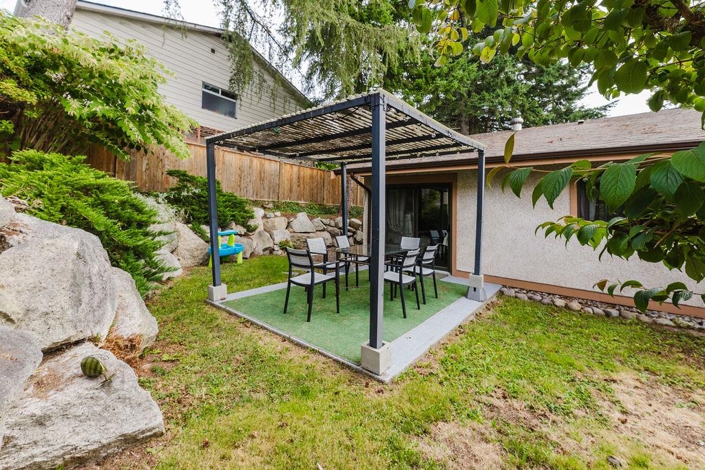 Loft / Bonus Room Photo of 841 North Road, Gibsons, BC