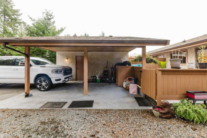 Mudroom Photo of 841 North Road, Gibsons, BC