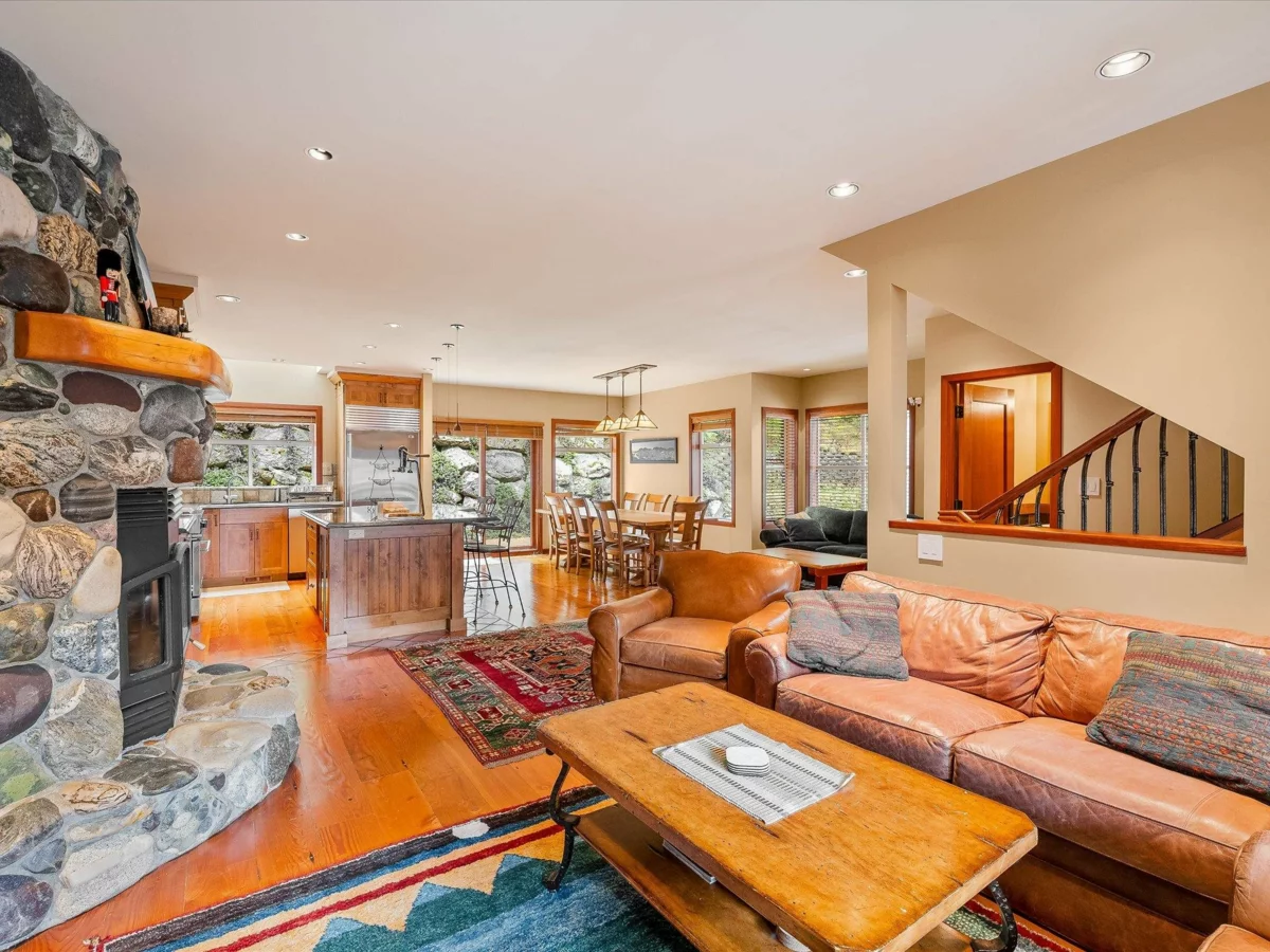 Guest Bathroom Photo of 21 4501 Blackcomb Way, Whistler, BC