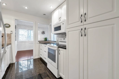 Hallway Photo of 210 1354 Winter Street, White Rock, BC