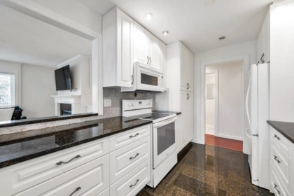 Mudroom Photo of 210 1354 Winter Street, White Rock, BC