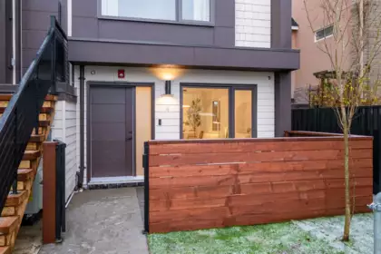 1 2667 E Pender Street, Vancouver, BC, Vancouver — Townhouse for sale
