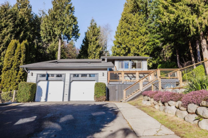 2016 Coach Road, Roberts Creek, BC, Roberts Creek — Single Family Residence for sale