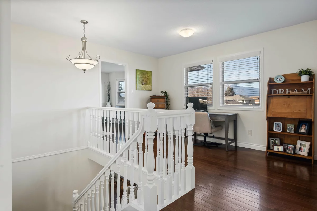 Hallway Photo of 5921 Glendale Drive, Chilliwack, BC