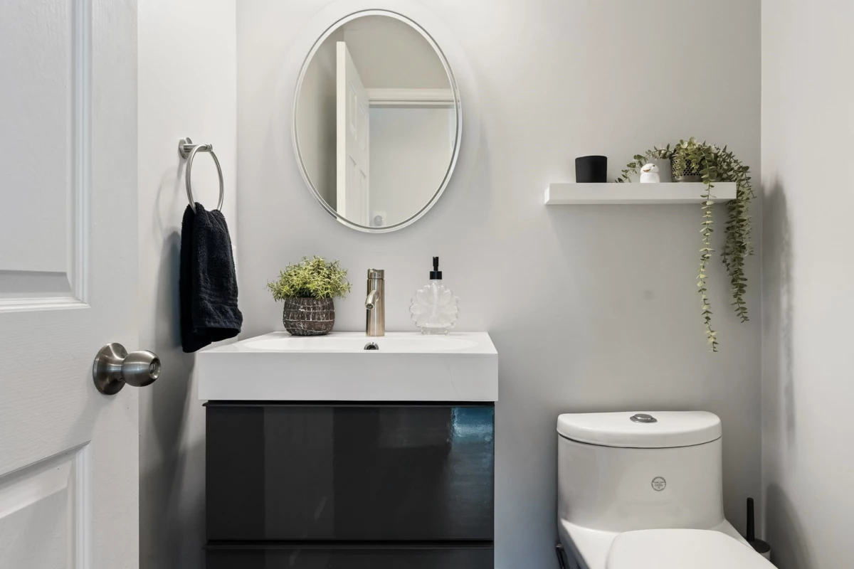 Mudroom Photo of 5921 Glendale Drive, Chilliwack, BC