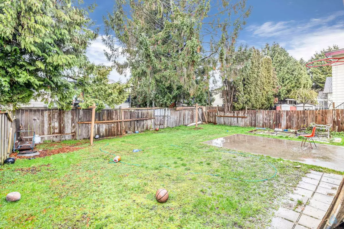 Backyard Photo of 9491 No 5 Road, Richmond, BC