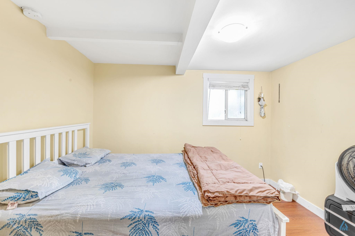 Laundry Room Photo of 9491 No 5 Road, Richmond, BC