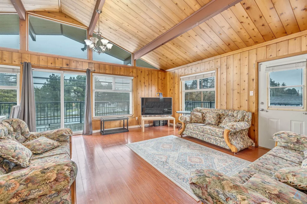 Living Room Photo of 9491 No 5 Road, Richmond, BC