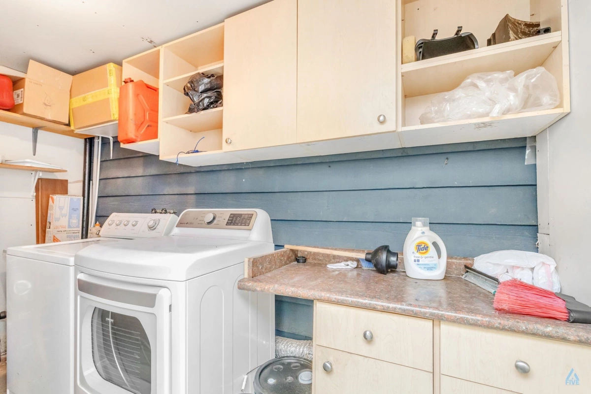 Powder Room Photo of 9491 No 5 Road, Richmond, BC