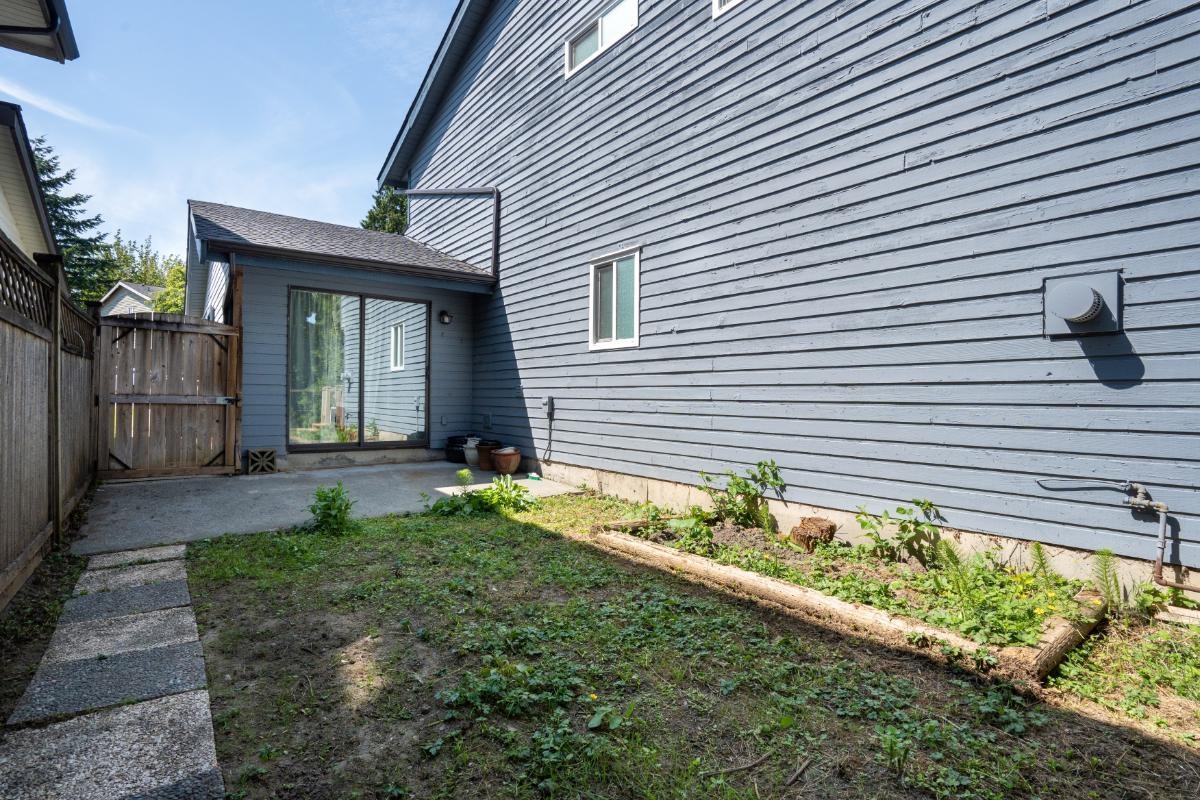 Backyard Photo of 13363 65a Avenue, Surrey, BC