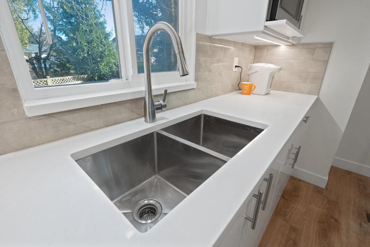 Breakfast Nook Photo of 13363 65a Avenue, Surrey, BC