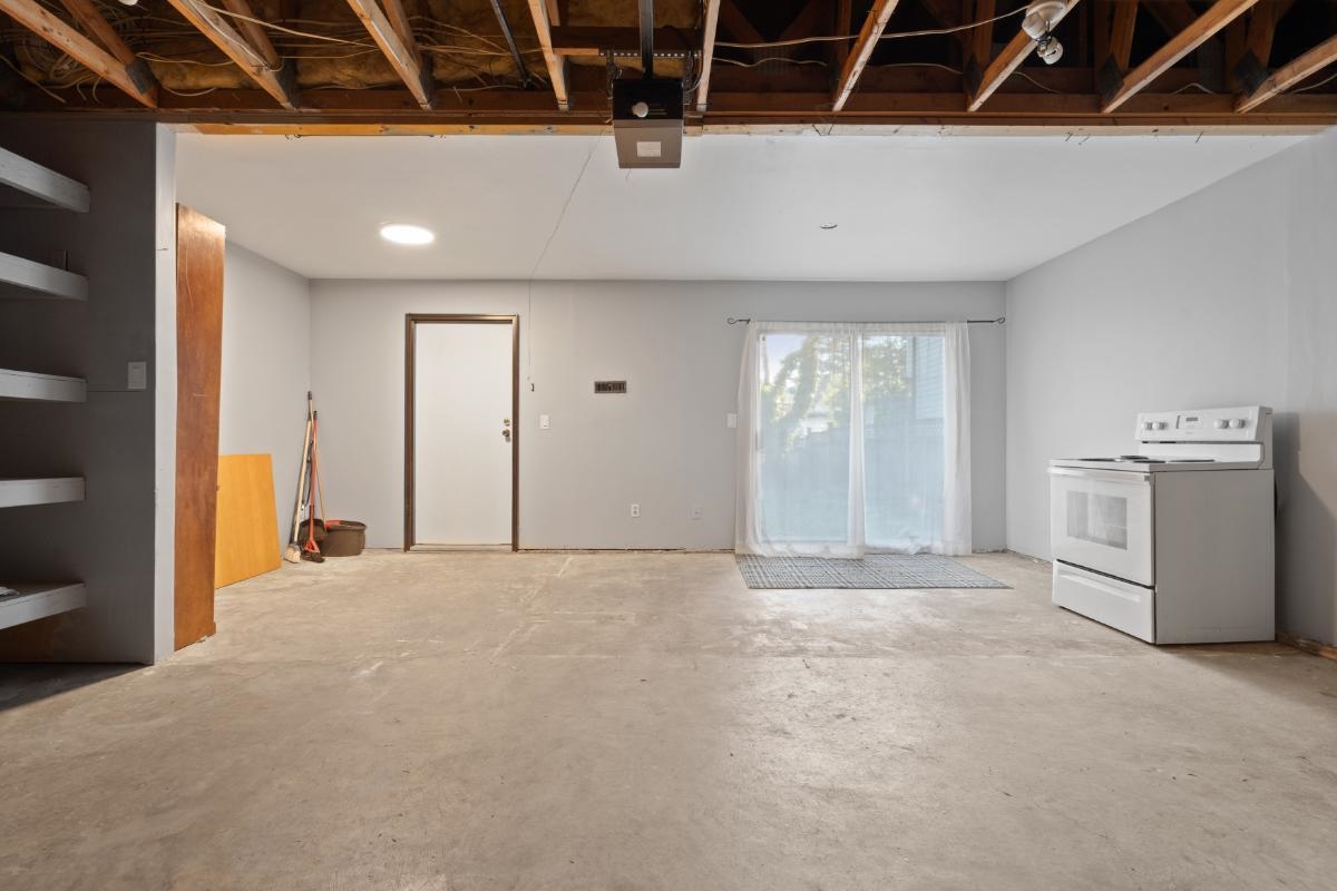 Hallway Photo of 13363 65a Avenue, Surrey, BC